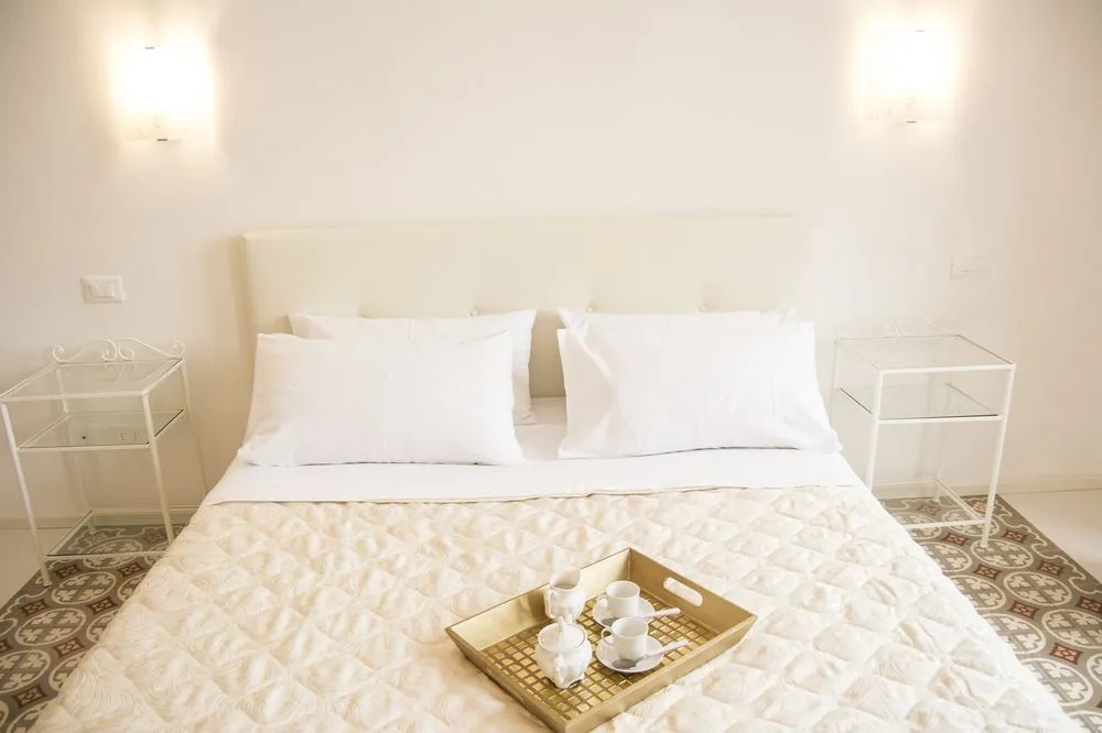 Numero 12 White Home 14