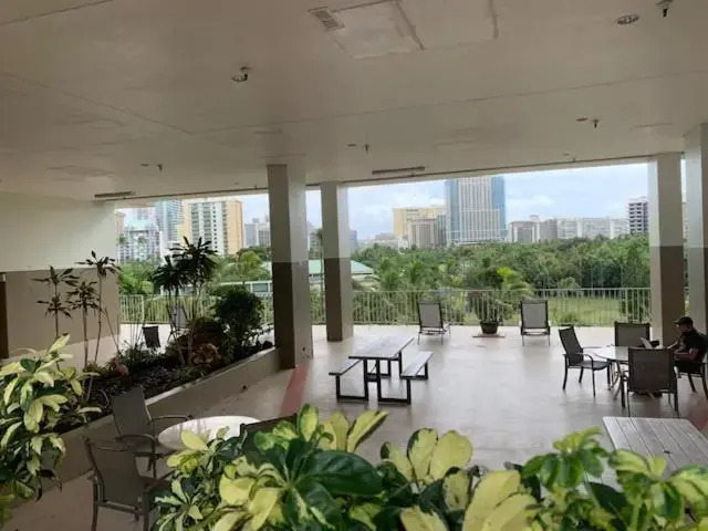 Your Little Piece of Paradise Pool, BBQ & Wifi at Inn on the Park 613