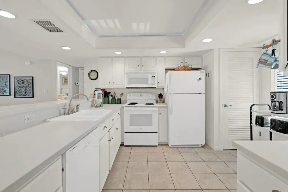 Beach House Unit #401 3 Bedroom Condo by RedAwning