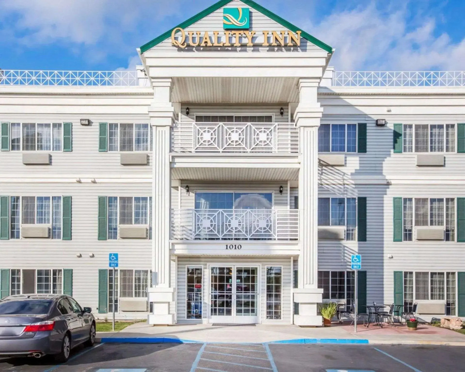 Quality Inn & Suites Tulare