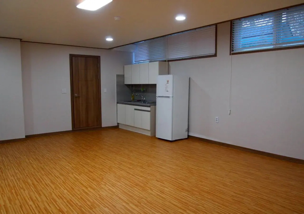 Traum Hotel & Condo