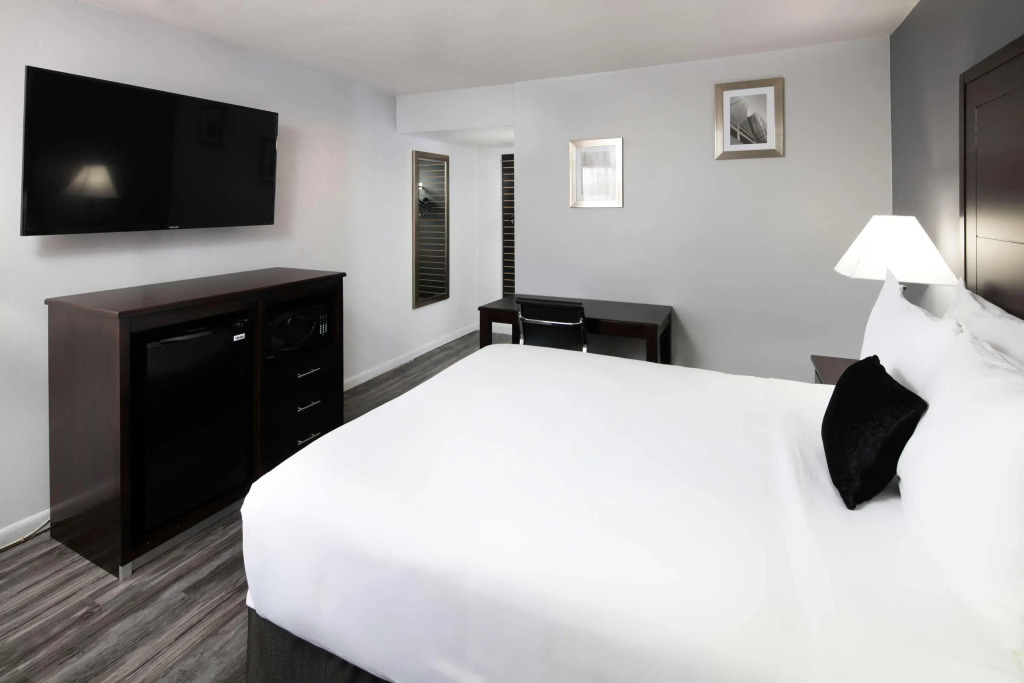 Red Lion Inn & Suites Tucson Downtown