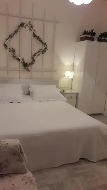 Romantic Apartment on Rynok square with Air-Conditioning