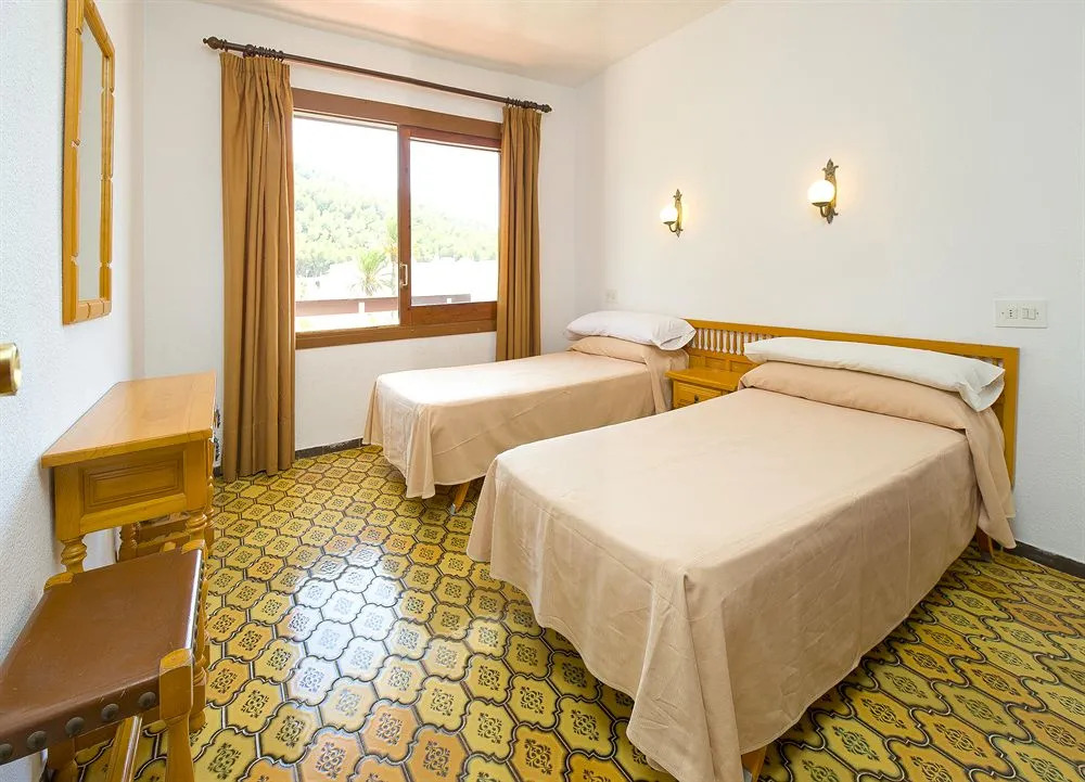 Apartamentos Cala LLonga Playa
