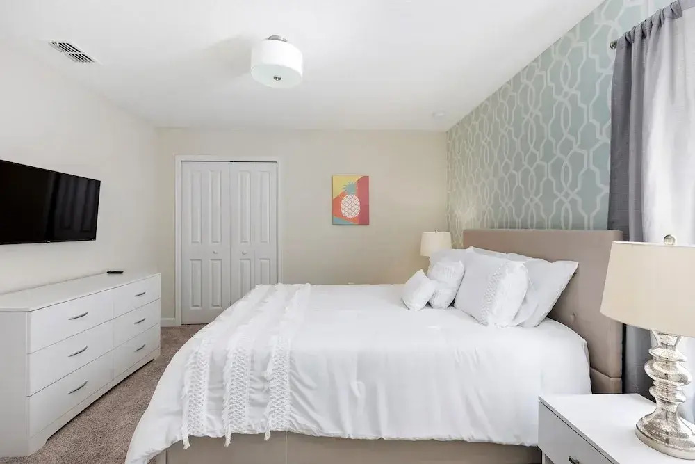 1509 MC - Exquisite 8BR Villa with Pool Games