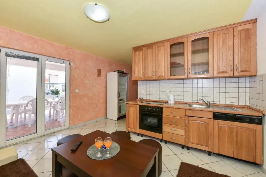 Apartments Krepo