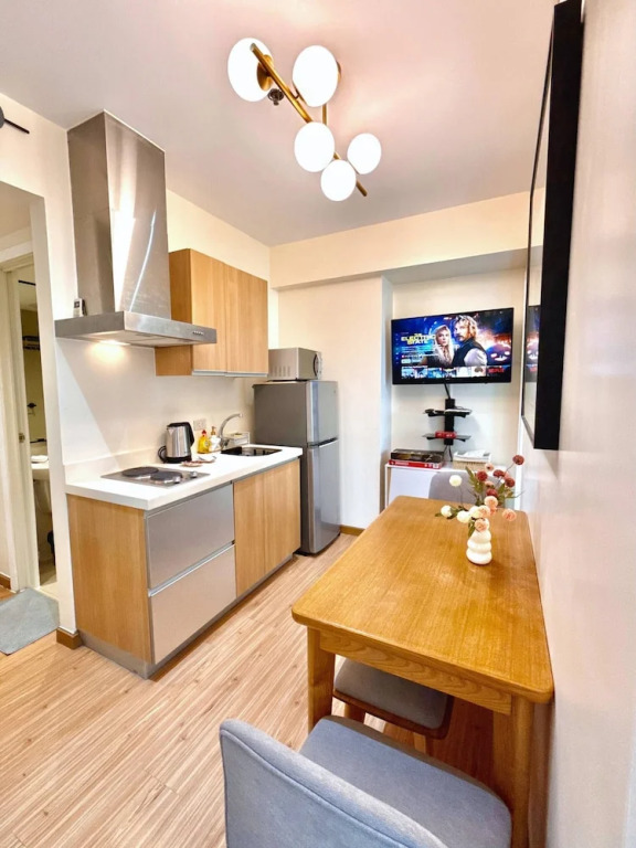 Azure Urban Resort 1br-2br St Tropez