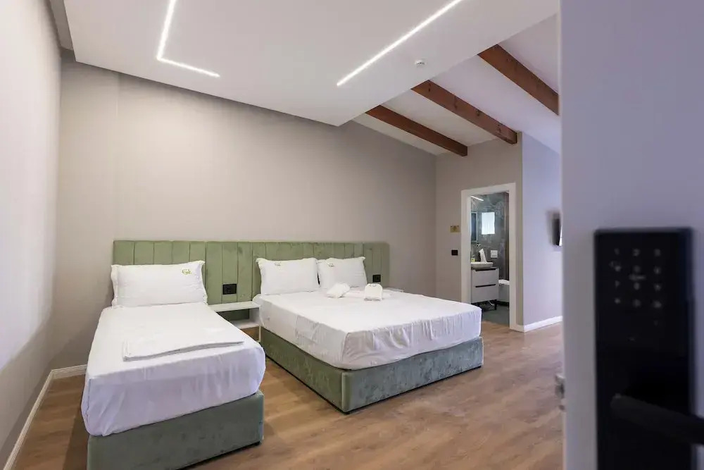 Golemi Lux