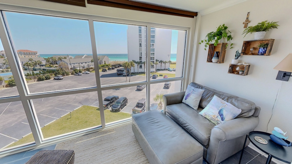 Shoreline Towers 3054 2 Bedroom Condo