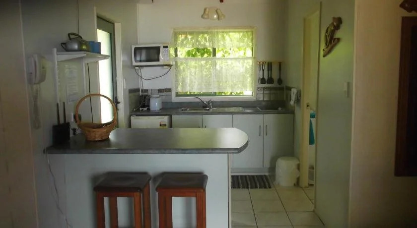 Muriavai Bungalows