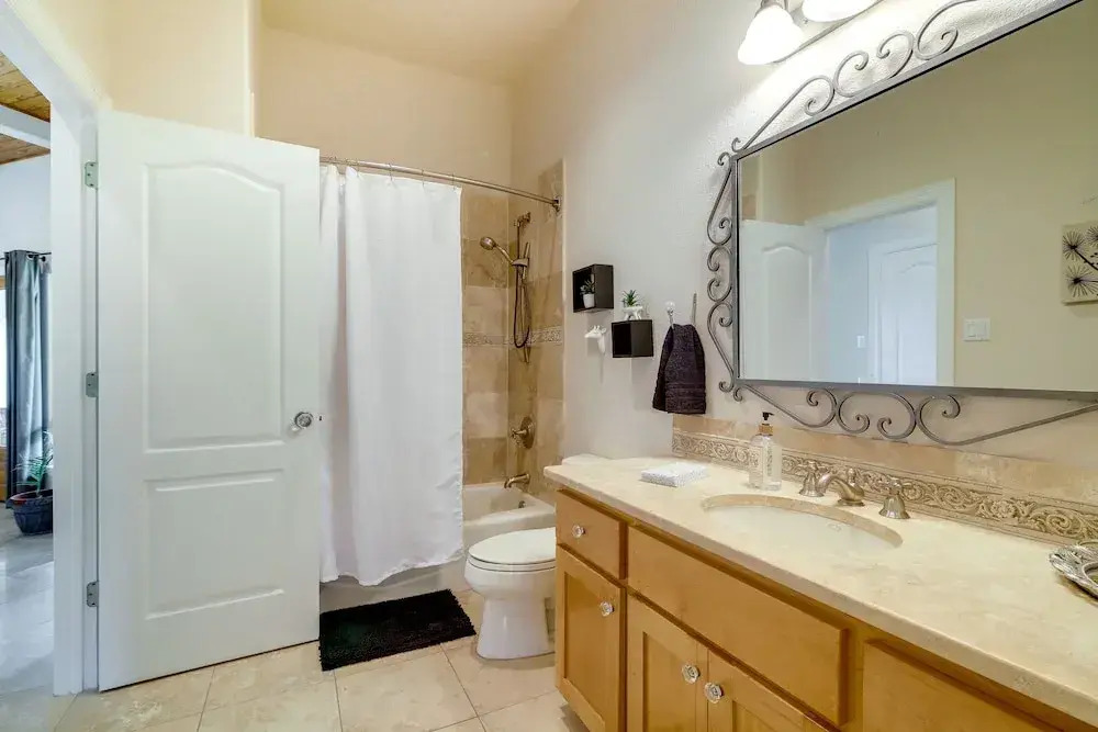 Luxe Lake Travis Vacation Rental w/ Heated Pool