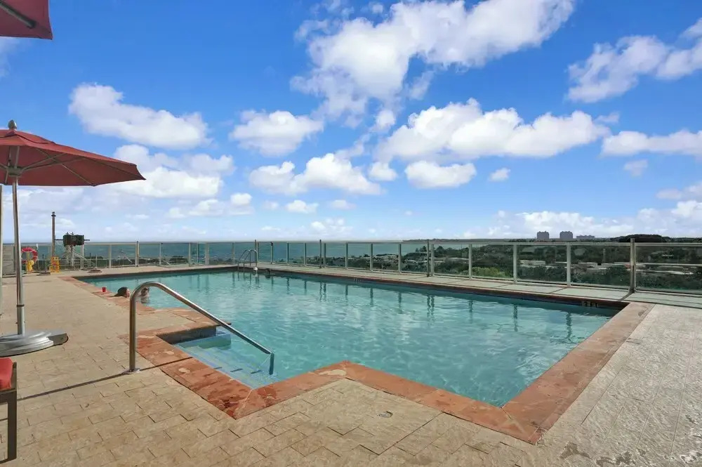 Fabulous 2-Bedroom in the Heart of Grove