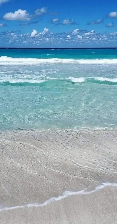 Casa Rompe Olas