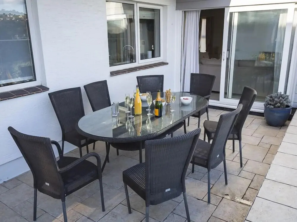 2 Hamstone Court