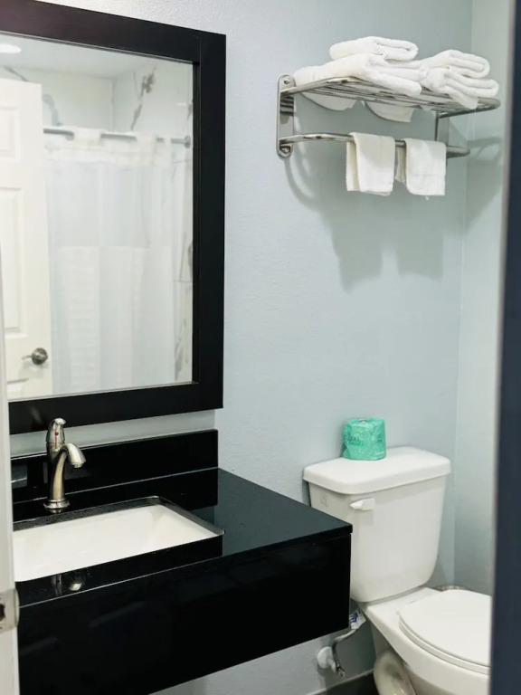 EXPRESS INN & Suites