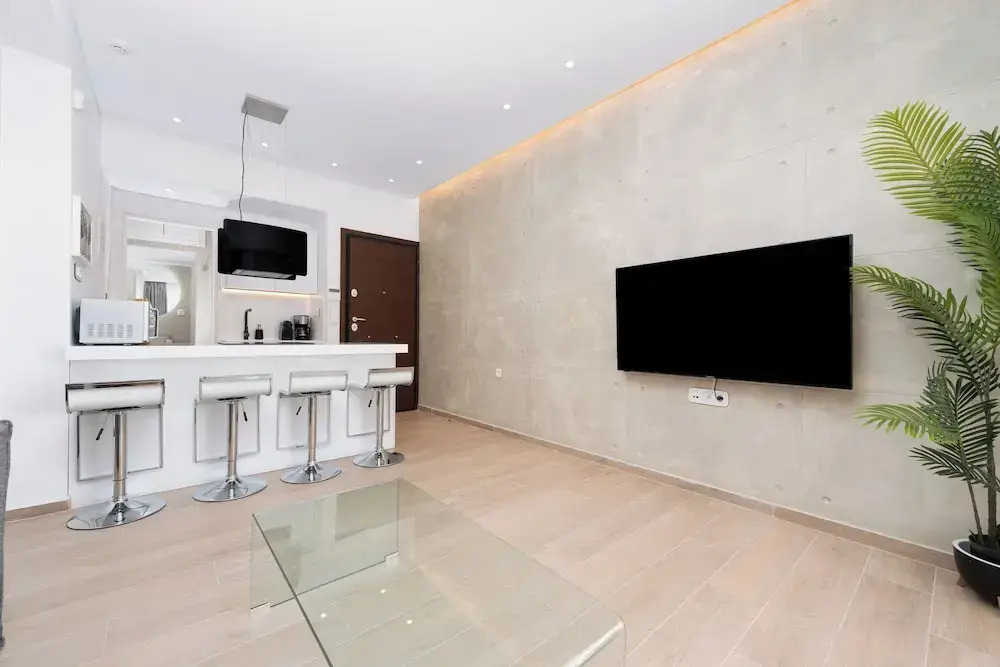 Stylish 1-Bedroom in the center, 4mins walk to Syntagma Square