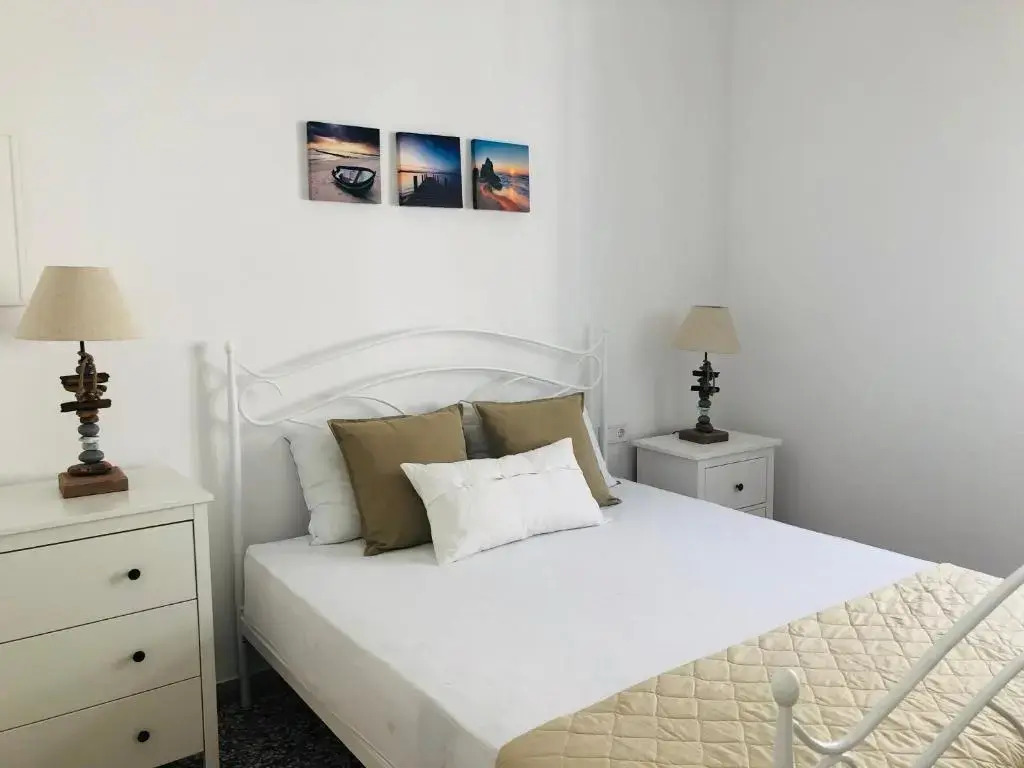 Stylish Home for 6 in Adamas