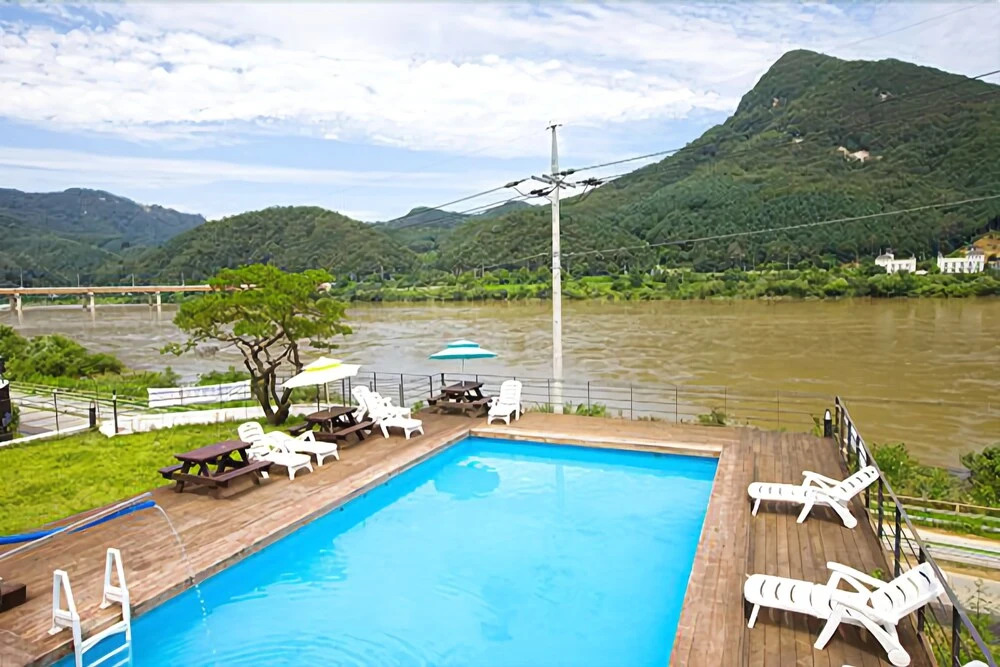 Chuncheon N.e. Park Pension