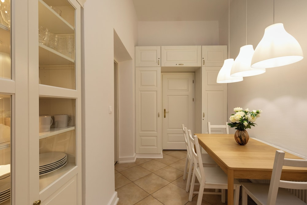 Old Town św Jana by Downtown Apartments