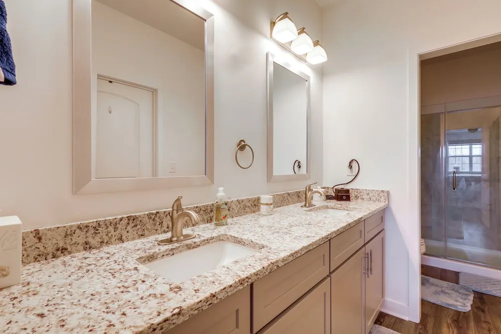Bright Lewes Condo w/ Balcony, 7 Mi to Beach!