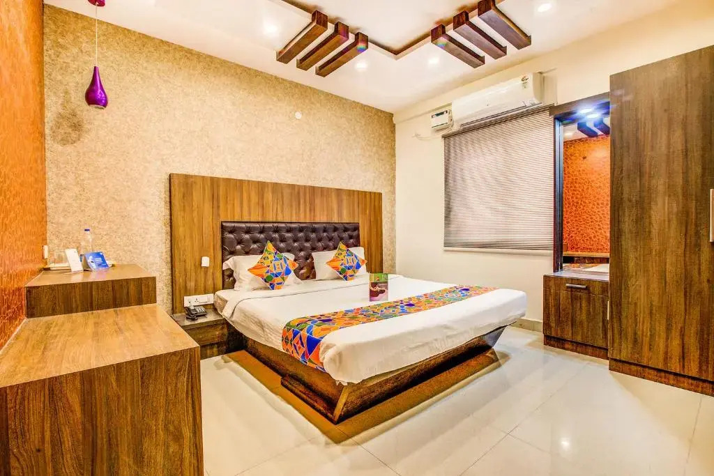 OYO 7529 Mayuri Residency