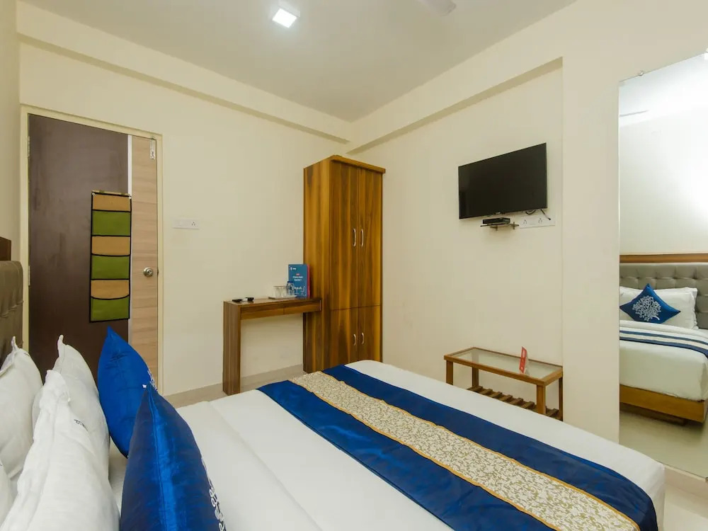 OYO 11441 Hotel Blue Bells Residency