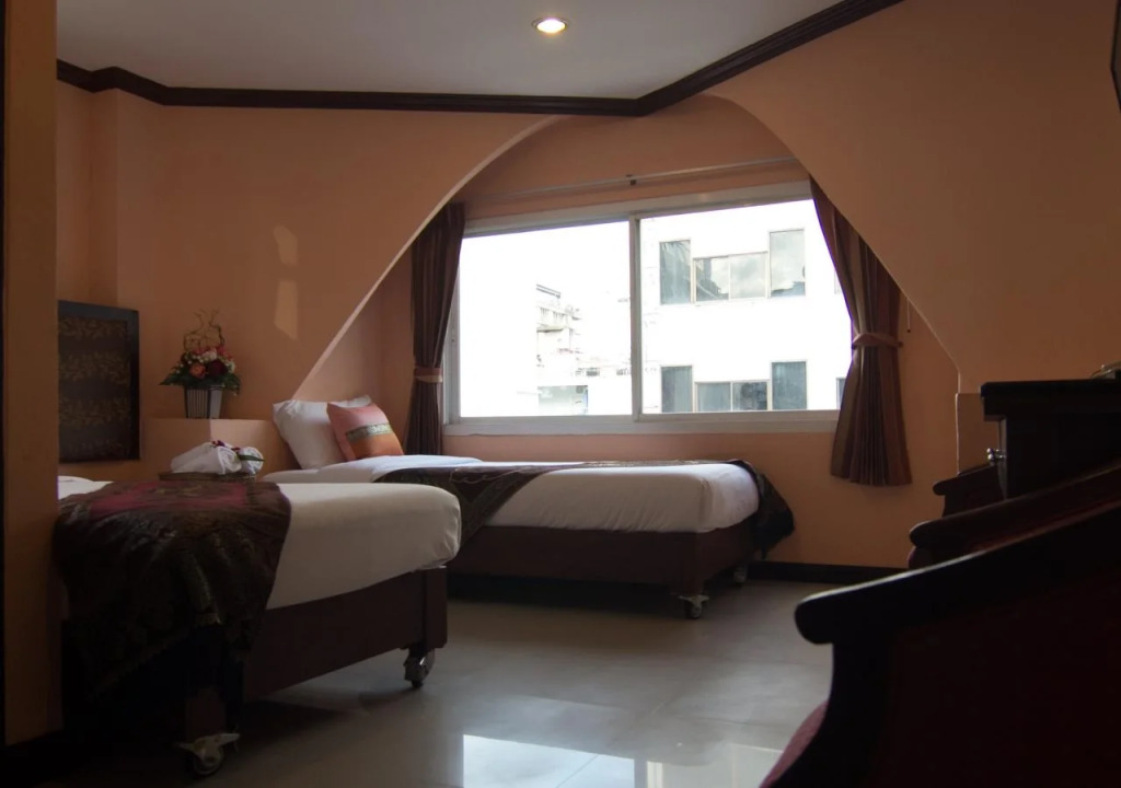 Sky Inn 2