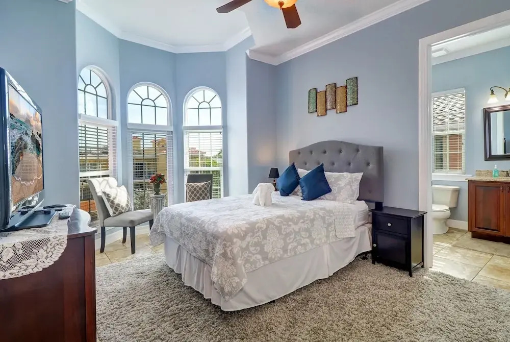 Gulf-front W/ Pool & Direct Beach Access 4 Bedroom Home