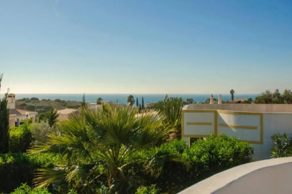 Spacious 3 bedroom villa with pool