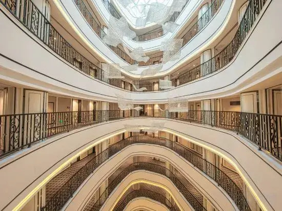 Elong Hotel (Xi'an Shaanxi History Museum Stadium Metro Station Branch)
