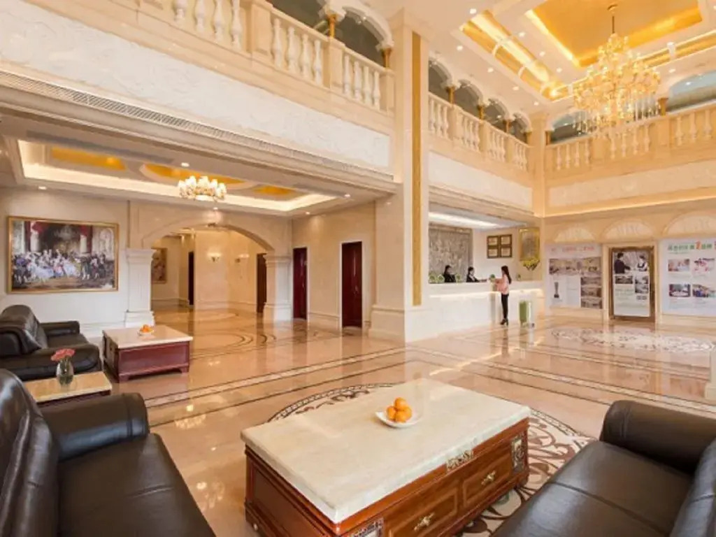 Vienna Hotel Shanwei Lufeng Jieshi Bus Station