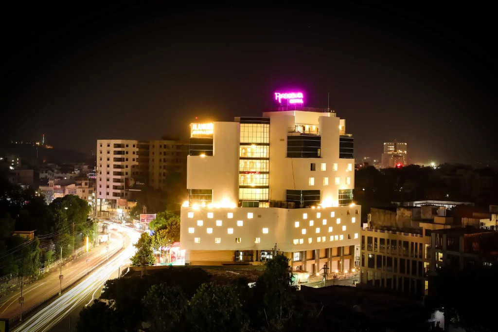 Regenta Central Udaipur, Court Circle