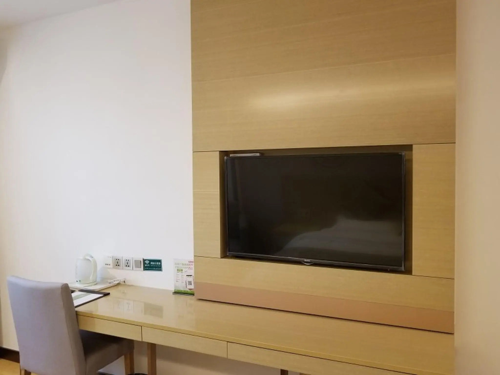 GreenTree Heze Changcheng Road Tianhua E-commerce Logistics Park Express Hotel
