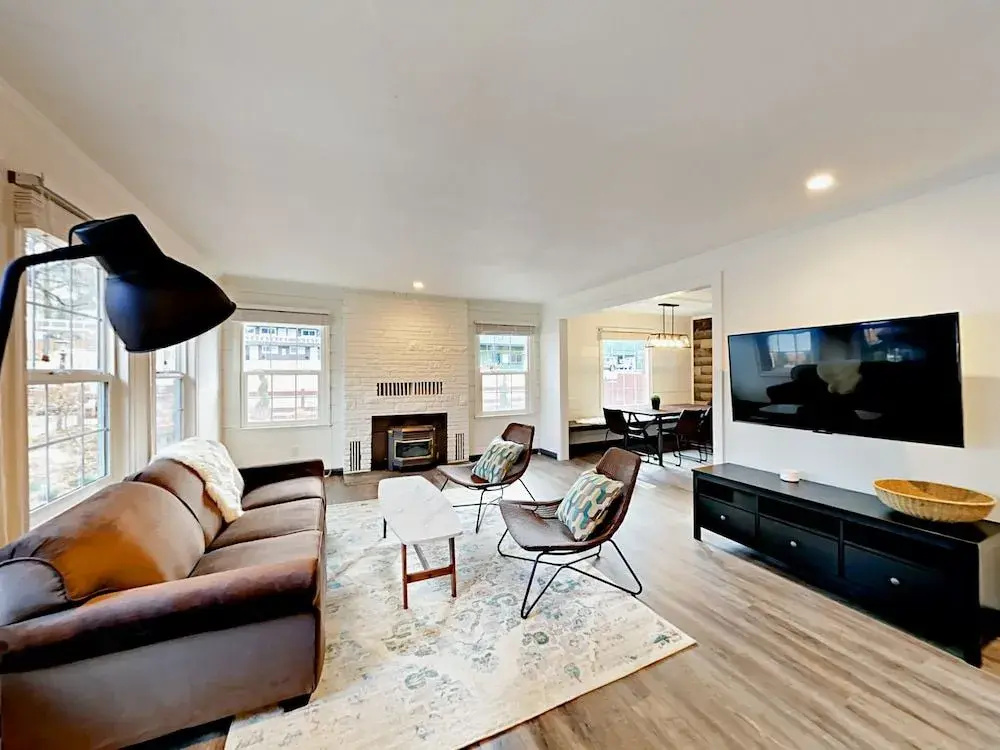 4093 Manzanita Ave Townhouse 6 Bedrooms 6 Bathrooms Townhouse