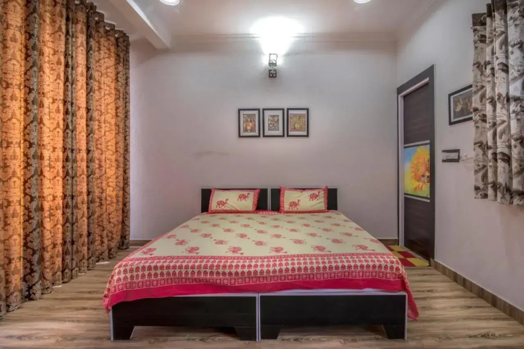 Tuk Tuk Homestay