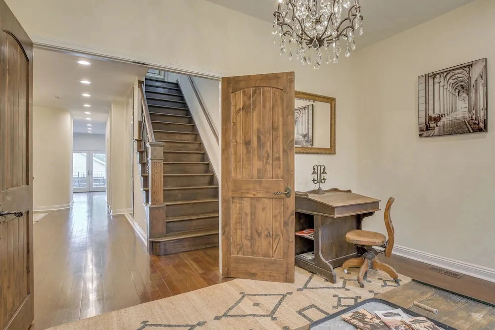 Steps to Lake & Beach! Multi-level Oakland Haven