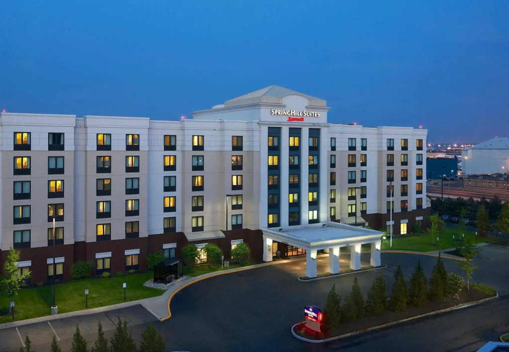 Fairfield Inn & Suites by Marriott Newark Liberty International Airport