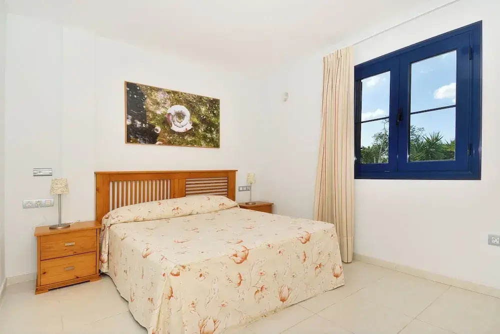 Remarkable 2-bed Apartment in Playa Blanca