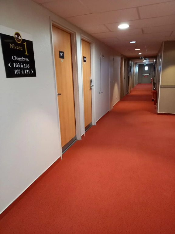B&B HOTEL Saint-Etienne Monthieu