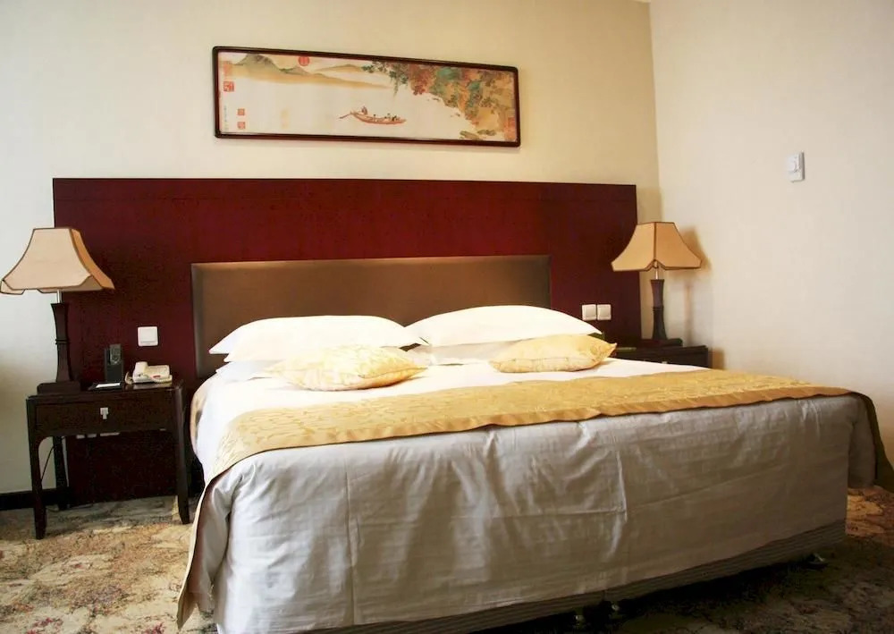 Zhongyi Pengao Hotel