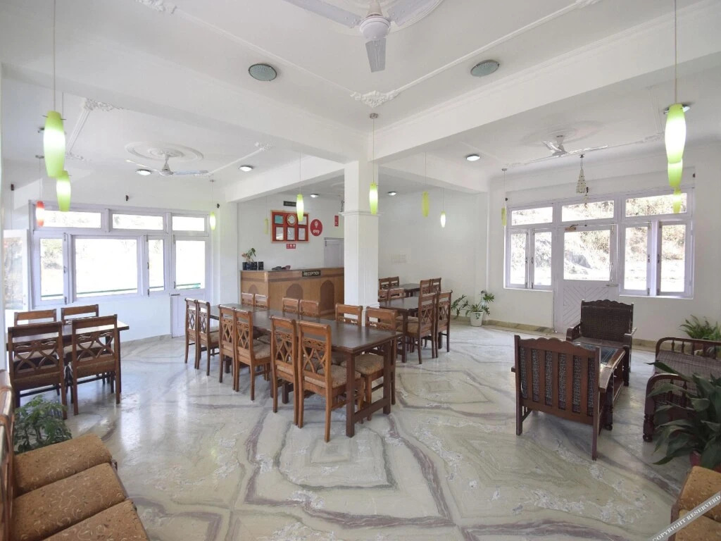 Hotel Sunshine Villa by OYO Rooms