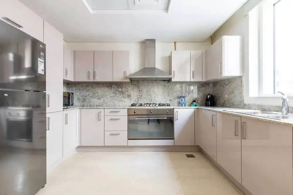 Sleek & Sophisticated 2BR With Study Within Downtown Dubai!