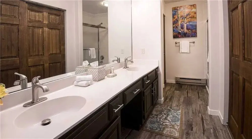 Townsend Place A106 1 Bedroom Condo by Redawning