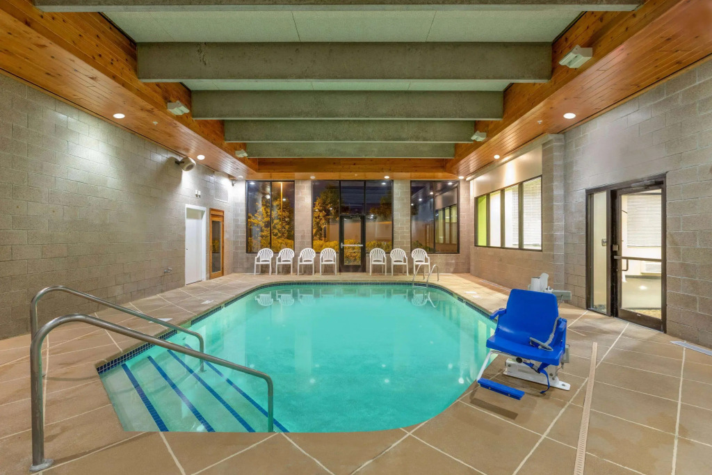 Days Inn by Wyndham Eagan Minnesota Near Mall of America