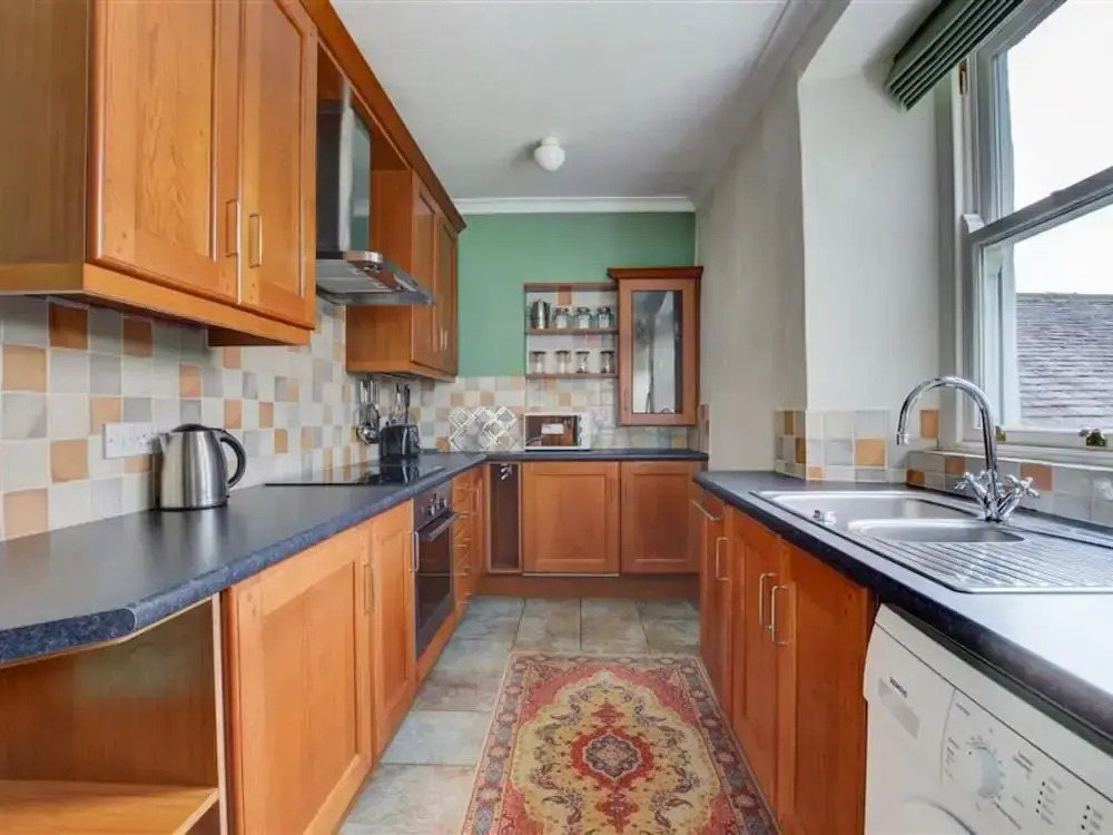 Quaint Holiday Home at Clappersgate District With Courtyard