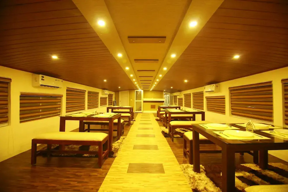 Best Kerala Houseboat