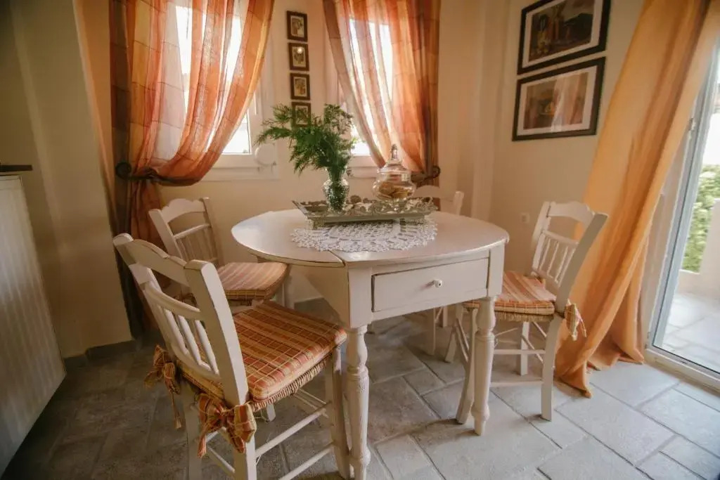 Dreamcatcher Luxury Villa, 1 min walk to beach