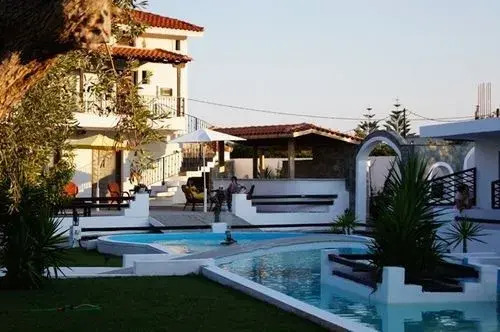 Skiathos 18-24 Young Club