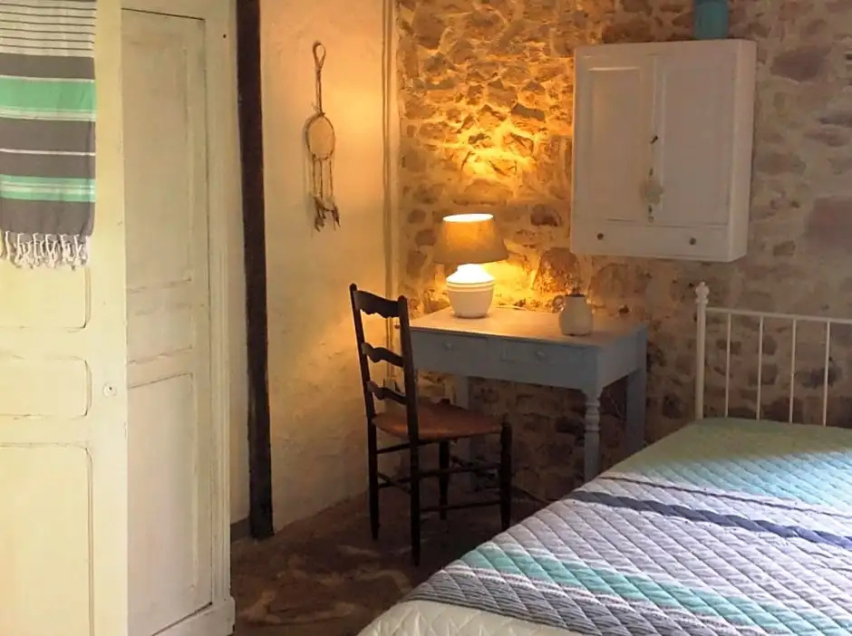 Domaine Charente Glamping Familyroom Le Jardin with external toilet & shower house & outdoor kitchen