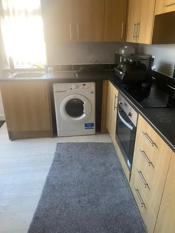 Contractor Accomodation 3-bed House in Liverpool